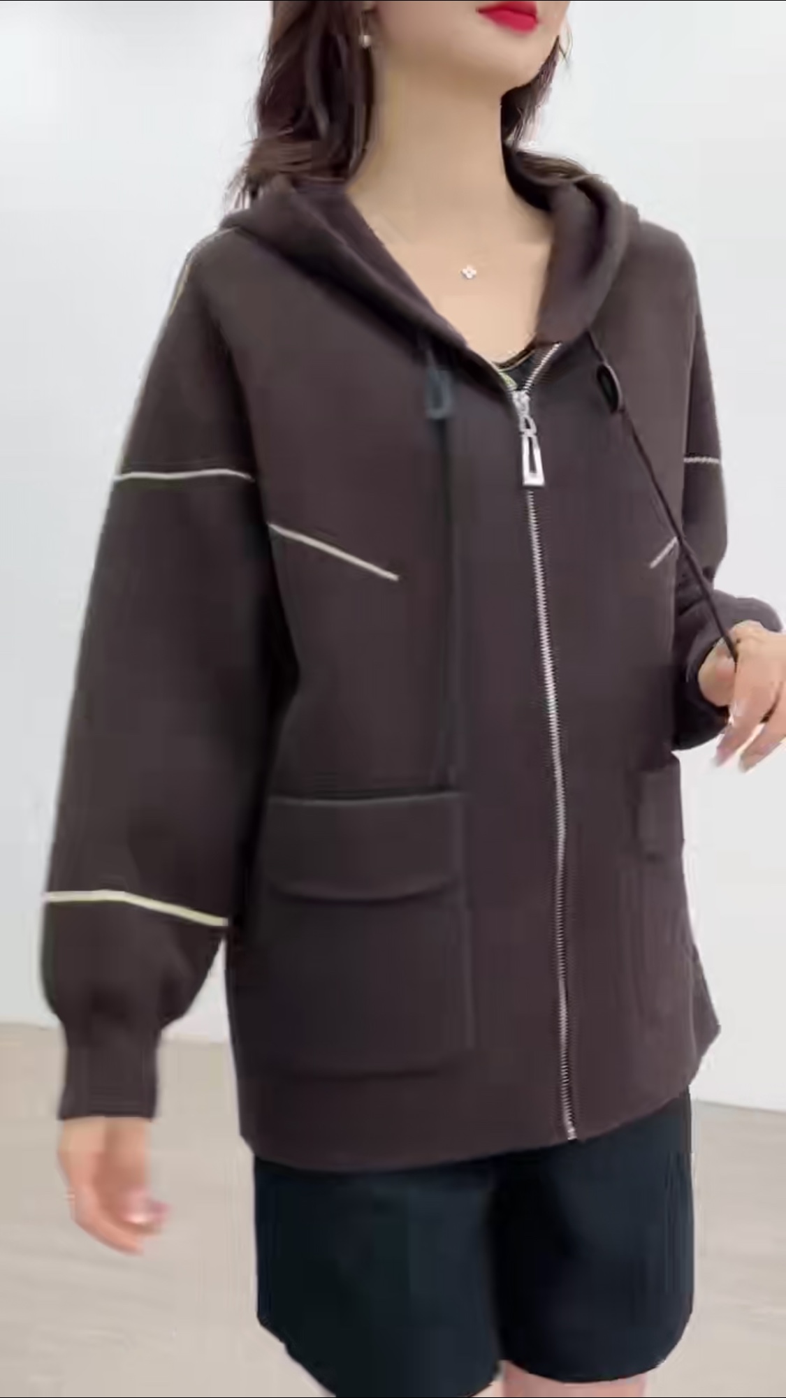 "2023 New style!" Ladies' long-sleeved knitted cardigan for autumn and winter, coffee-colored, fashionable and warm. Limited-time purchase, you'll regret it if you don't buy! Item Picture