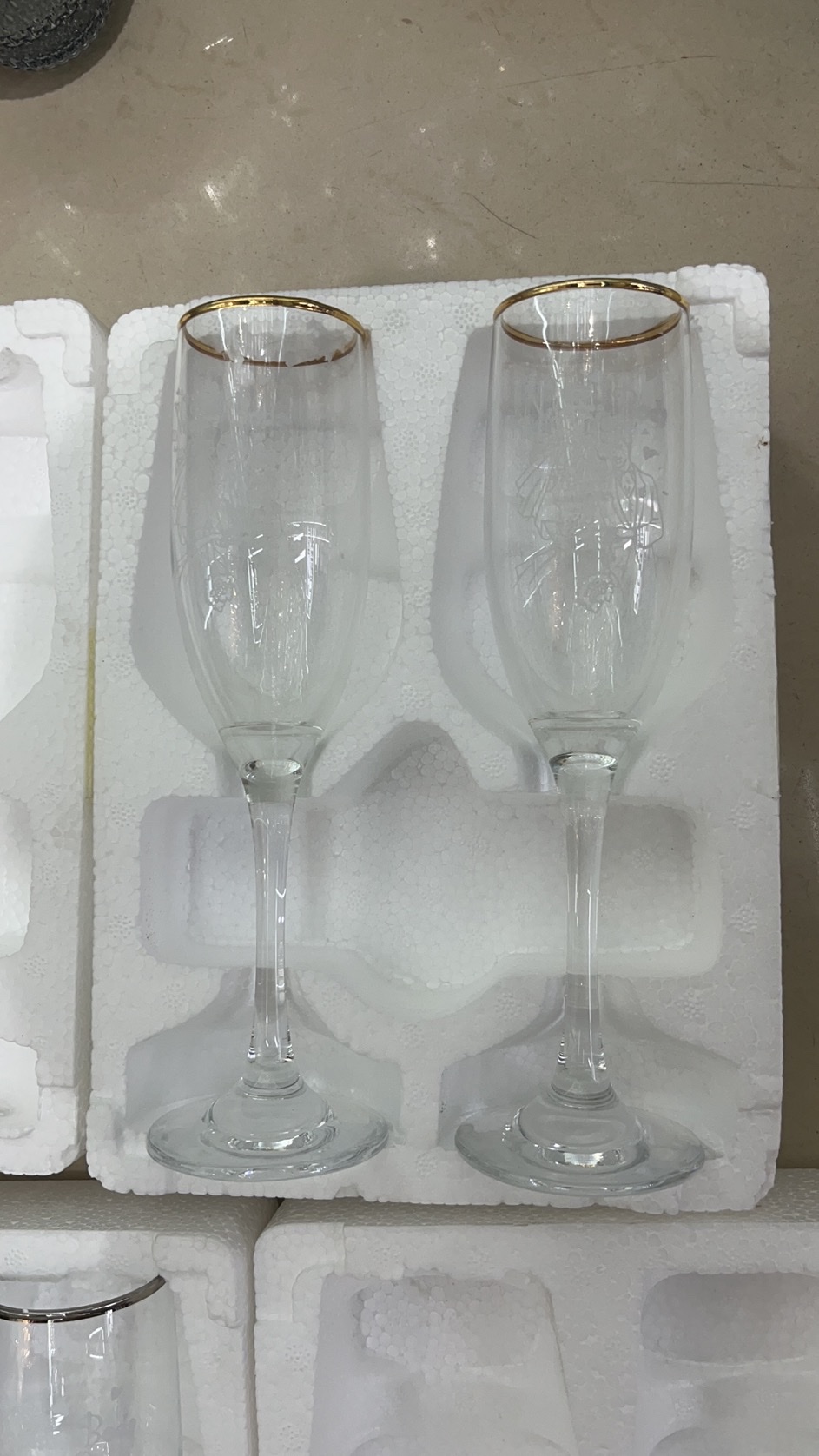 Professional logo customization for glass cups, goblets and champagne glasses Specification image