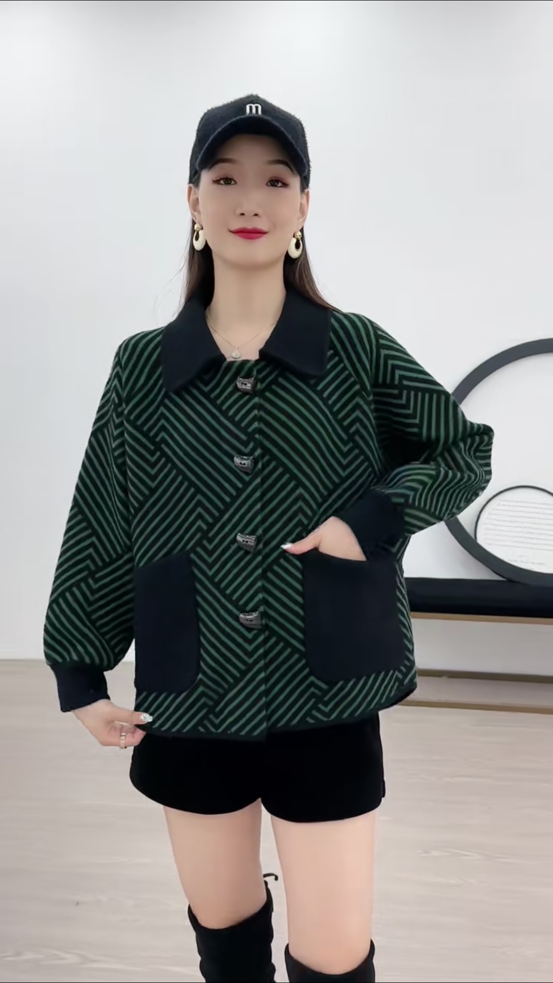New product on the market! 2023 Autumn/Winter women's wear: Dark green long-sleeved knitted top, elegant and stylish. You'll definitely regret not buying it! Limited-time flash sale! details Picture