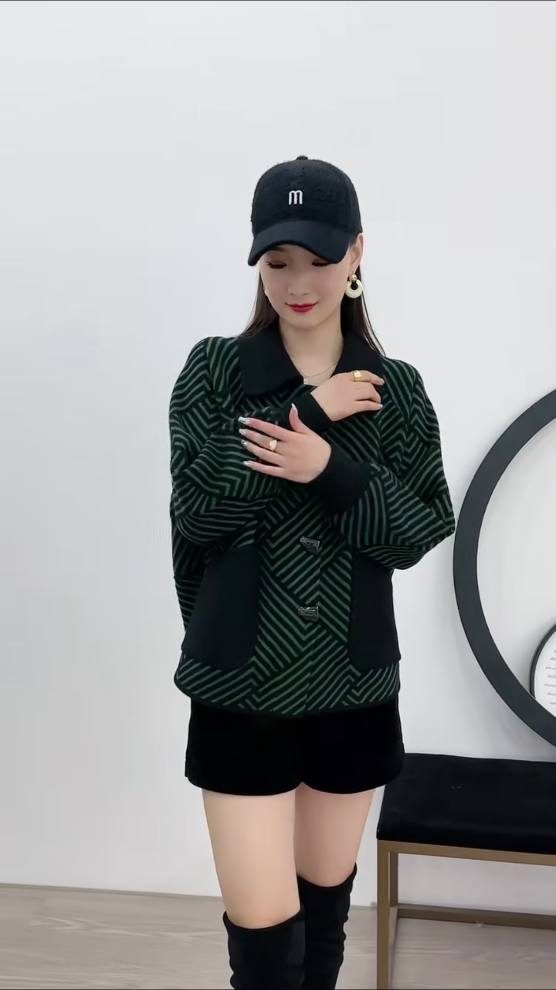 New product on the market! 2023 Autumn/Winter women's wear: Dark green long-sleeved knitted top, elegant and stylish. You'll definitely regret not buying it! Limited-time flash sale! Specification image