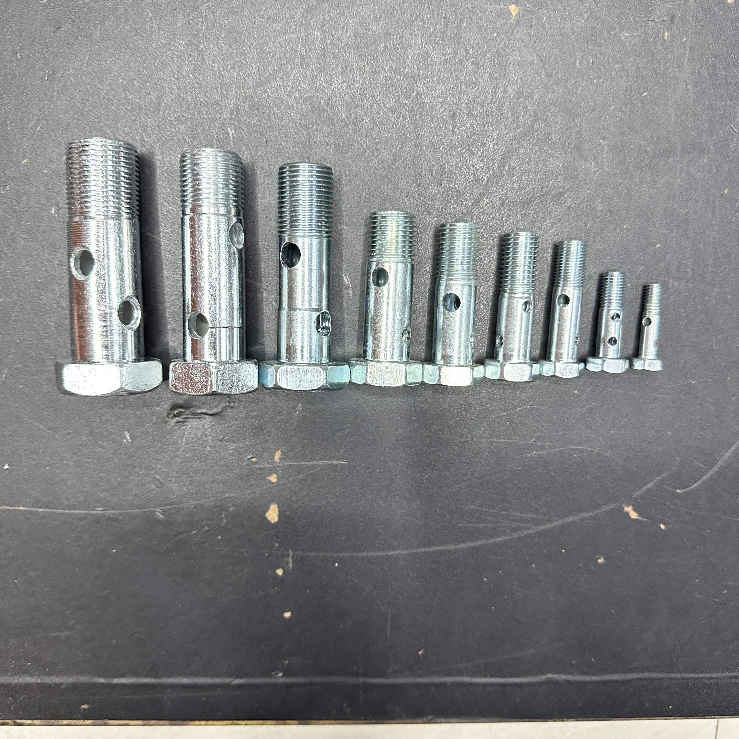 滤清器配件/发动机配件/空心螺丝白底实物图