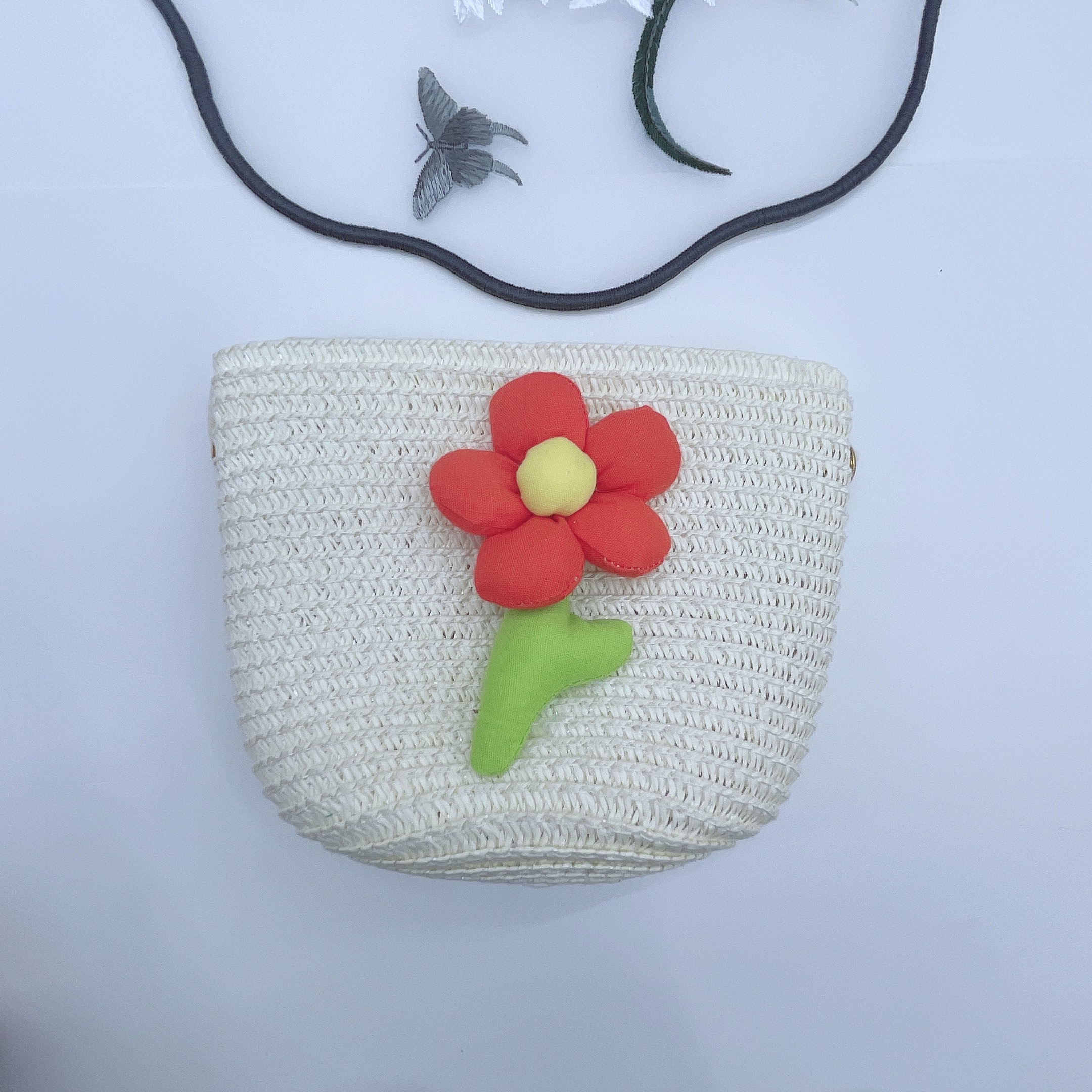 Summer hand-woven straw small bags wholesale, beach vacation bags, shell-shaped children's mini and cute flower children's straw bags, crossbody bags Specification image