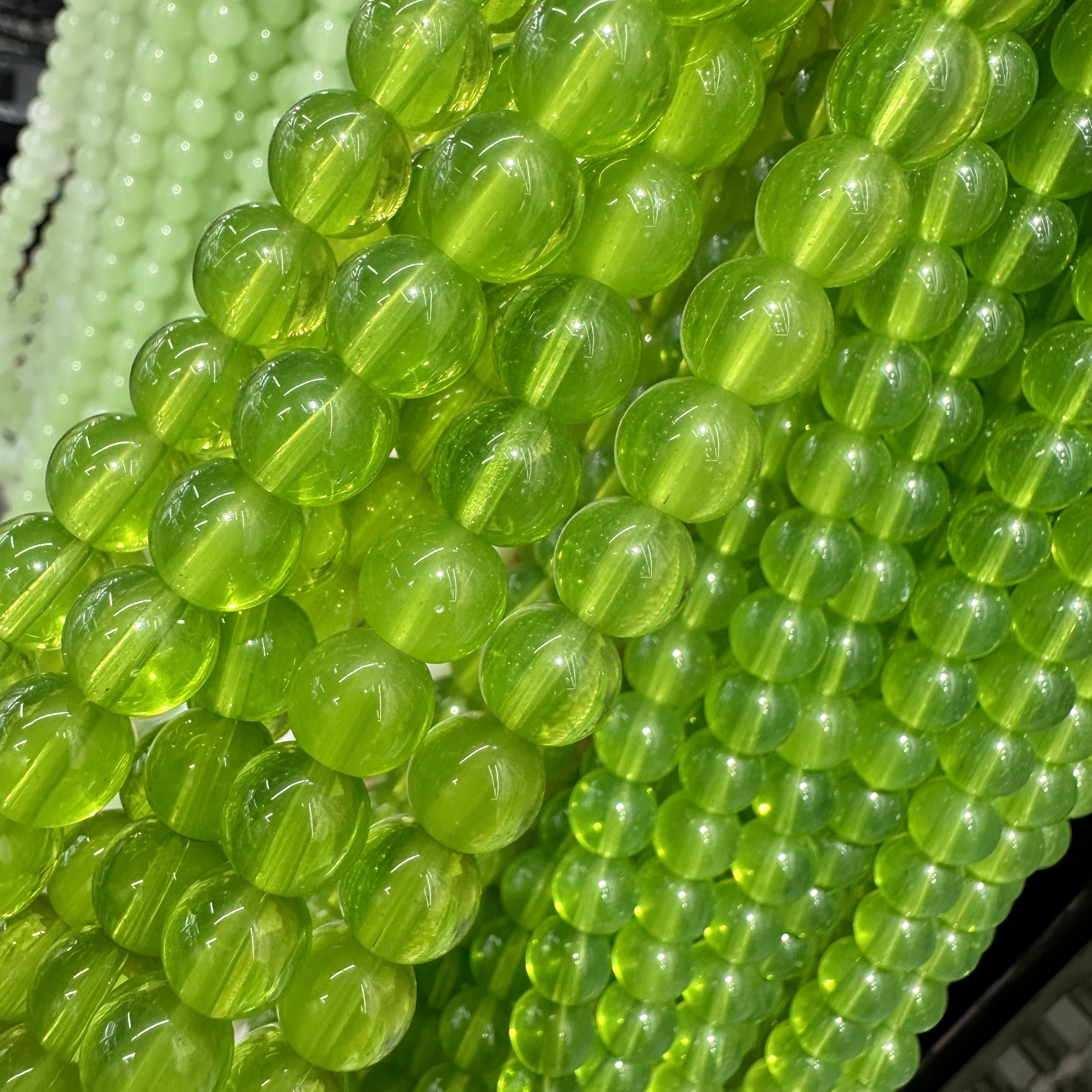 Wholesale of new 10mm natural color glass beads diy jewelry accessories. Live-streamed wholesale of popular glass beads on Xiaohongshu, green jade, fruit green jade, white jade, olive green Application Scenario