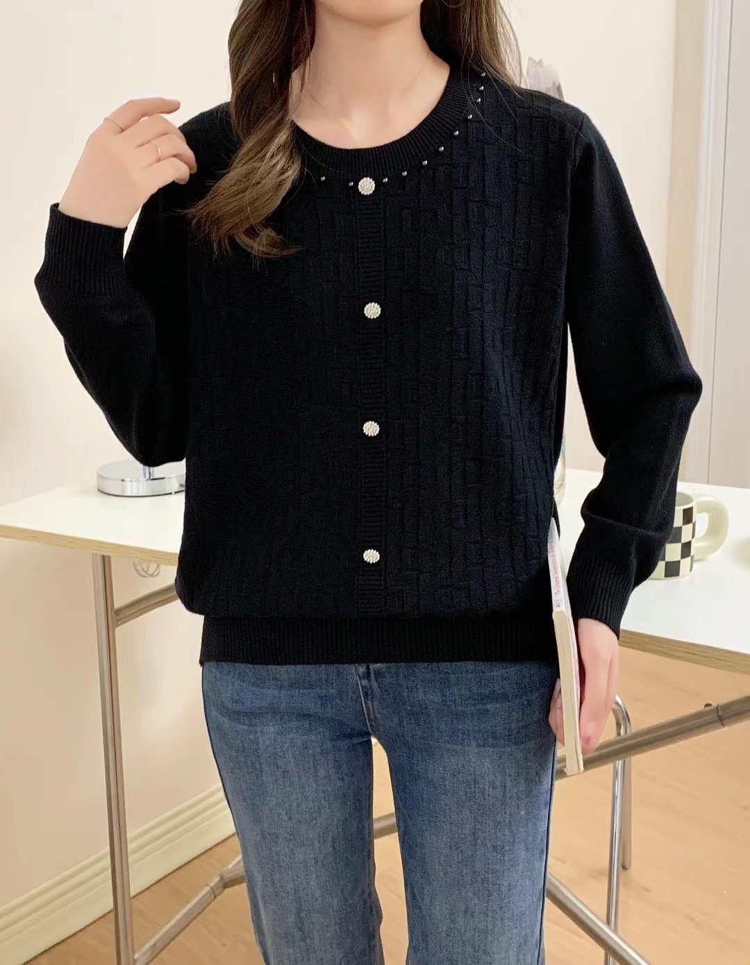 New product on the market! 2023 Autumn/Winter women's clothing, high-quality knitted sweaters, single-color long-sleeved tops, warm your winter. Limited-time purchase, you'll regret it if you don't buy! Application Scenario