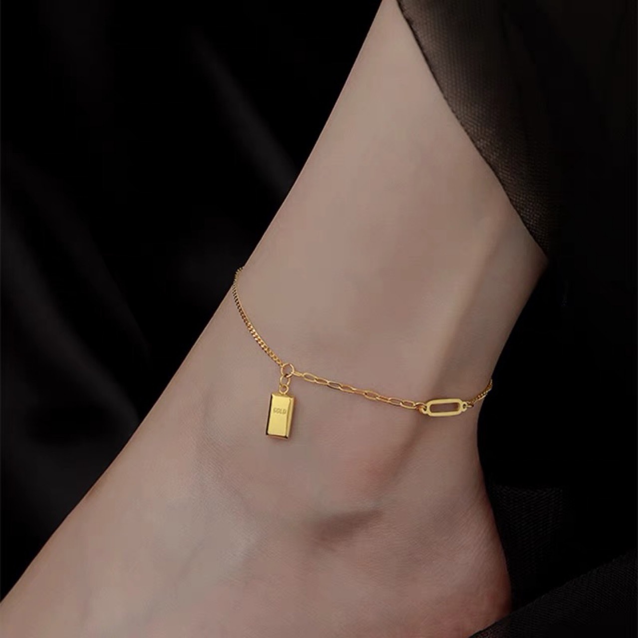 Small gold titanium steel anklet women's advanced cold wind foot chain light luxury fashion foot accessories full figure