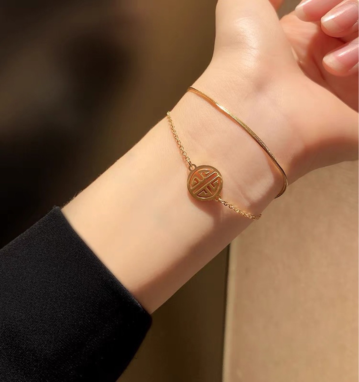 Vintage titanium steel double-layer fortune tag bracelet female INSTAGRAM niche design light luxury delicate lucky hand decoration simple personality details Picture