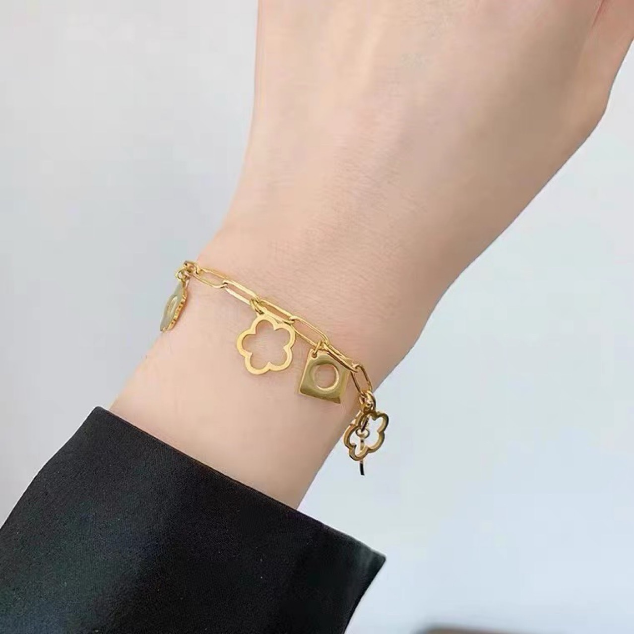 New titanium steel floral fringe check bracelet Specification drawing