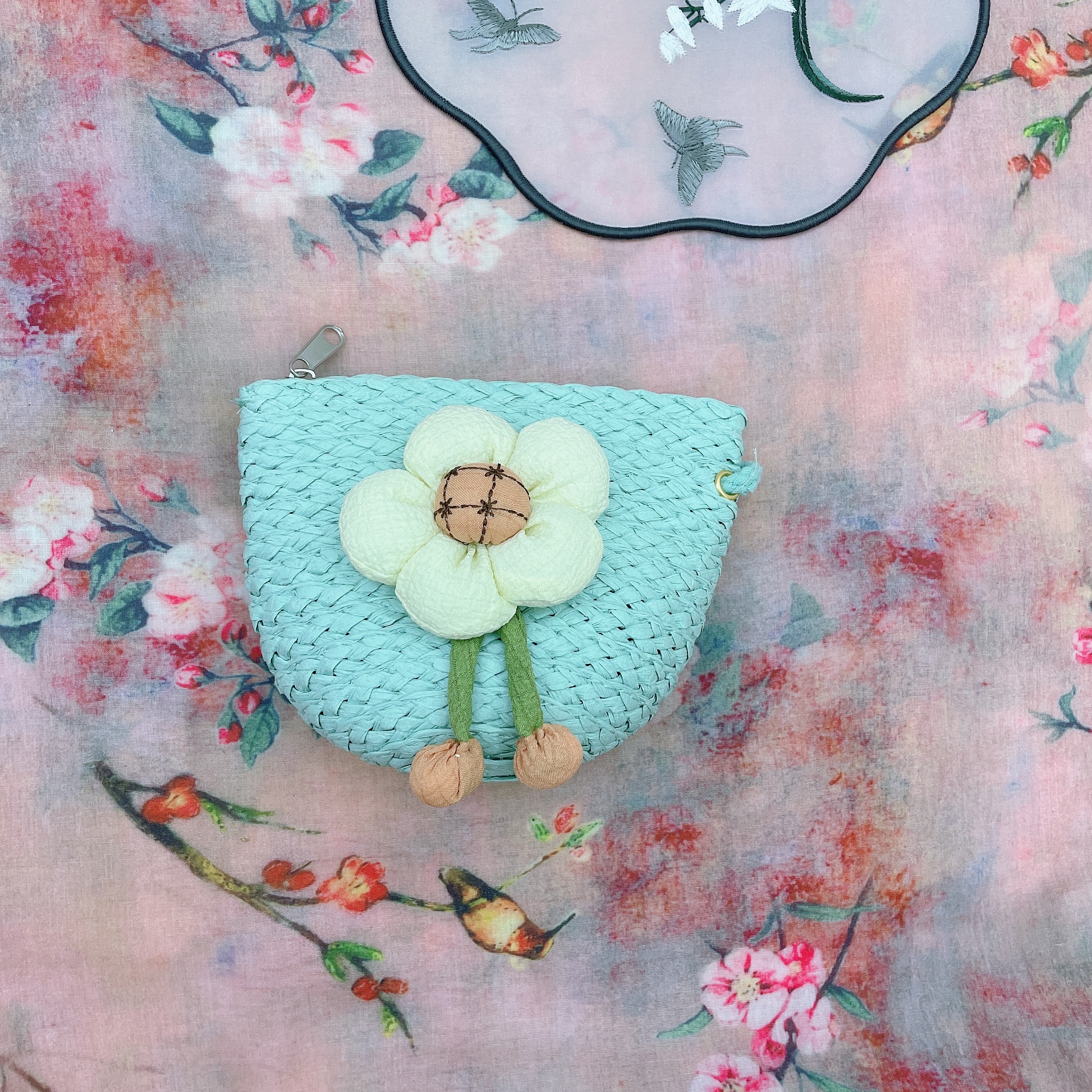 New straw woven bags, hand-woven bags, seaside vacation, cute flower dumpling bags, beach bags, mini crossbody shell bags, wholesale for scenic spots details Picture