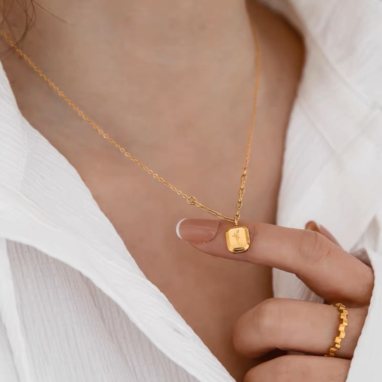 New niche vintage high-grade lavender square brand necklace female collarbone chain choker does not fade Specification drawing