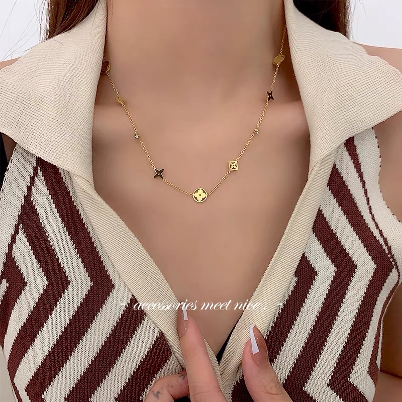 四叶草钛钢不掉色镀金项链女小众轻奢高级感百搭ins小花锁骨链