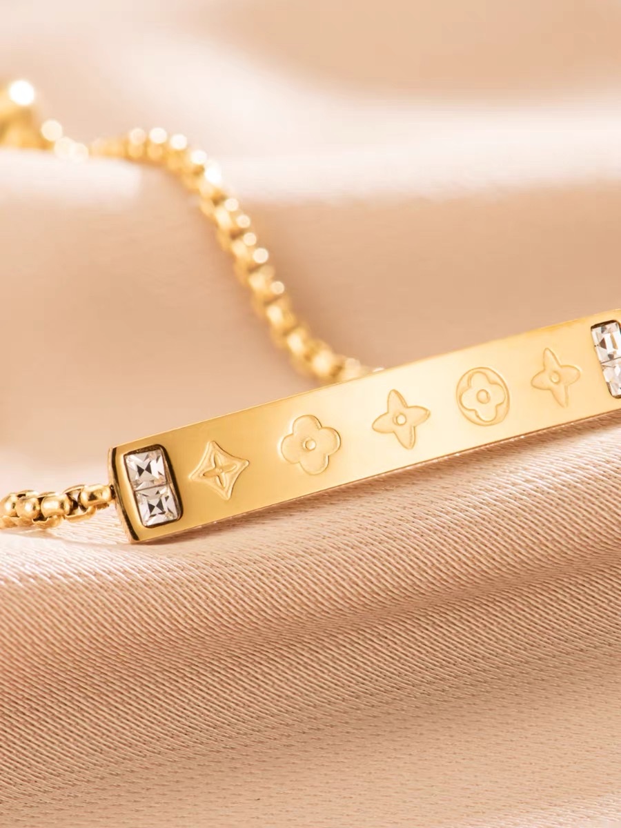 Classic presbyopia carved bracelet men's and women's floral bracelet Specification drawing