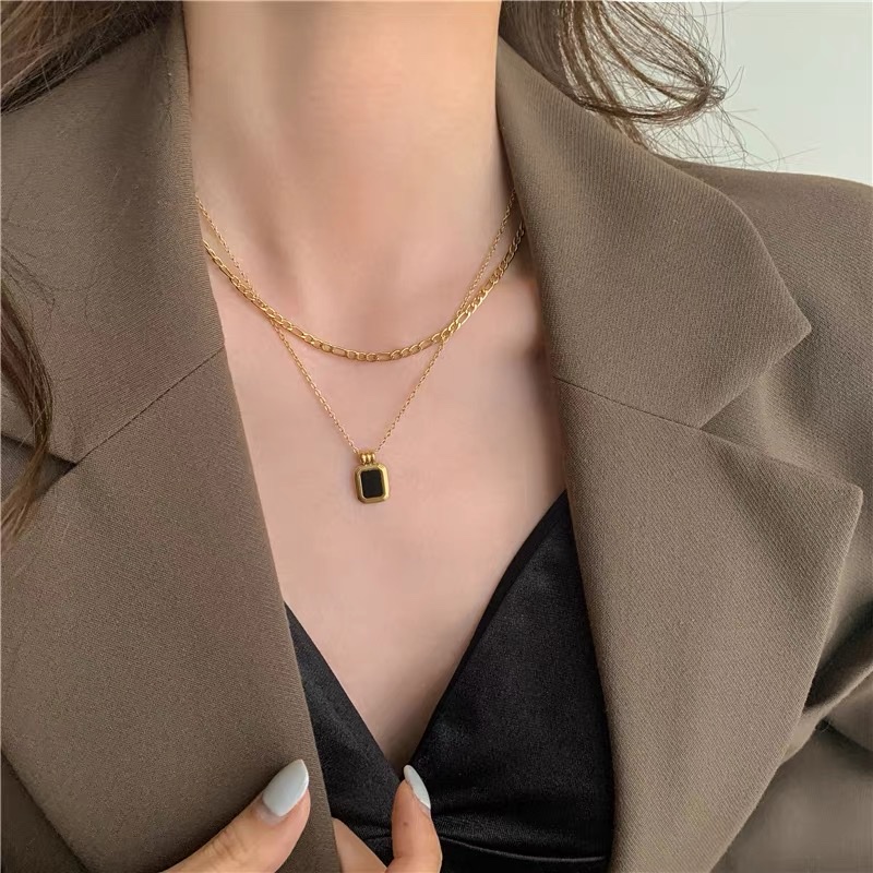 Double layer wear necklace female 2023 new explosive collarbone chain niche high-grade sense of atmosphere high-grade sweater chain thumbnail