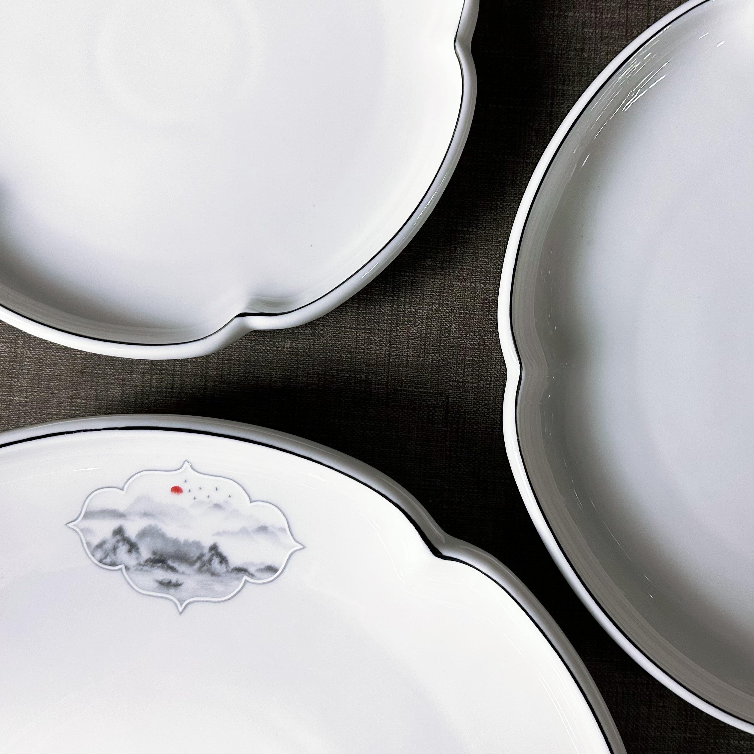 Lake and Mountain Scenery Series Lily round Plates 8-inch, 10-inch and 12-inch ceramic tableware for hotels, restaurants, banquets and clubs, commercial and household use Item Picture