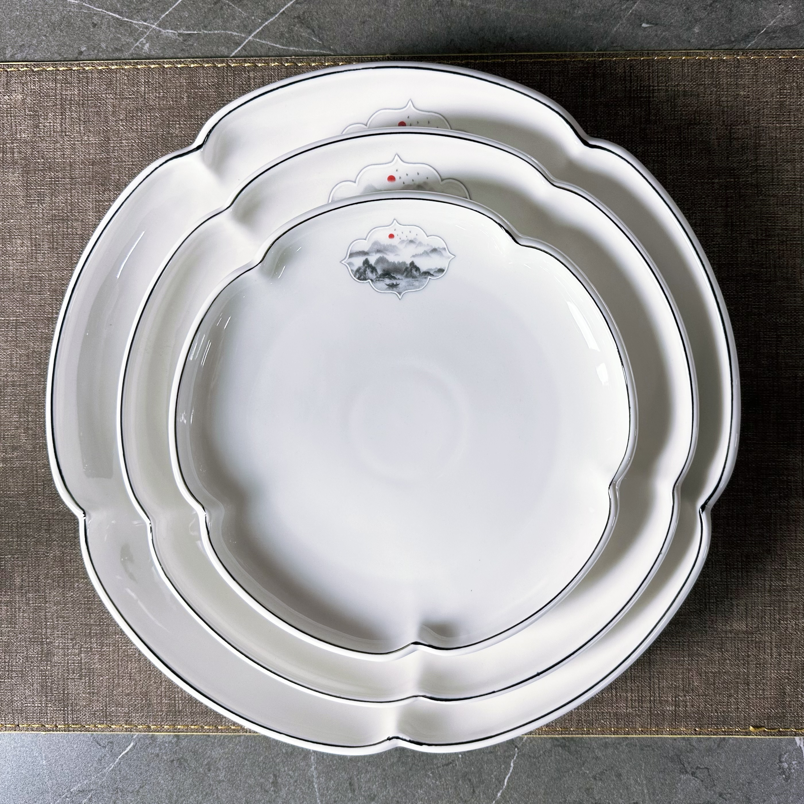 Lake and Mountain Scenery Series Lily round Plates 8-inch, 10-inch and 12-inch ceramic tableware for hotels, restaurants, banquets and clubs, commercial and household use details Picture