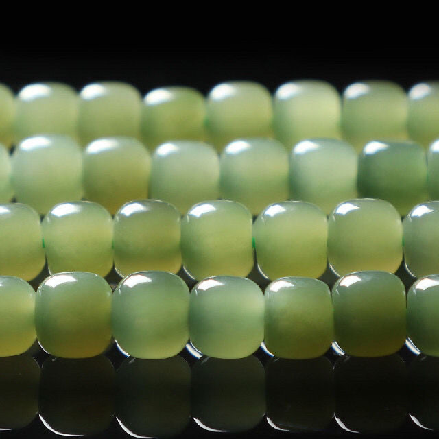 Hetian Jade Qinghai material clear Water necklace for women, 6x7m old-style bead gradient 108-bead Buddhist prayer beads bracelet for women Item Picture