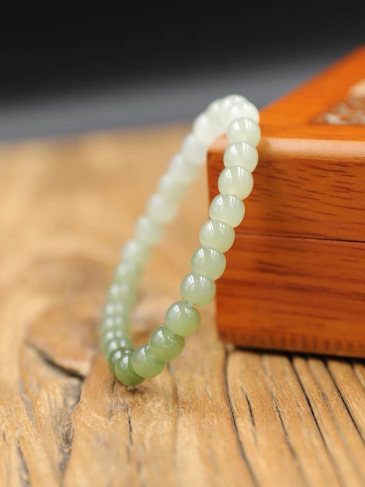Hetian jade gradient bracelet, natural jade women's bracelet, 7x8m, old-style beaded plain ring, sunny sailor jewelry for women Application Scenario