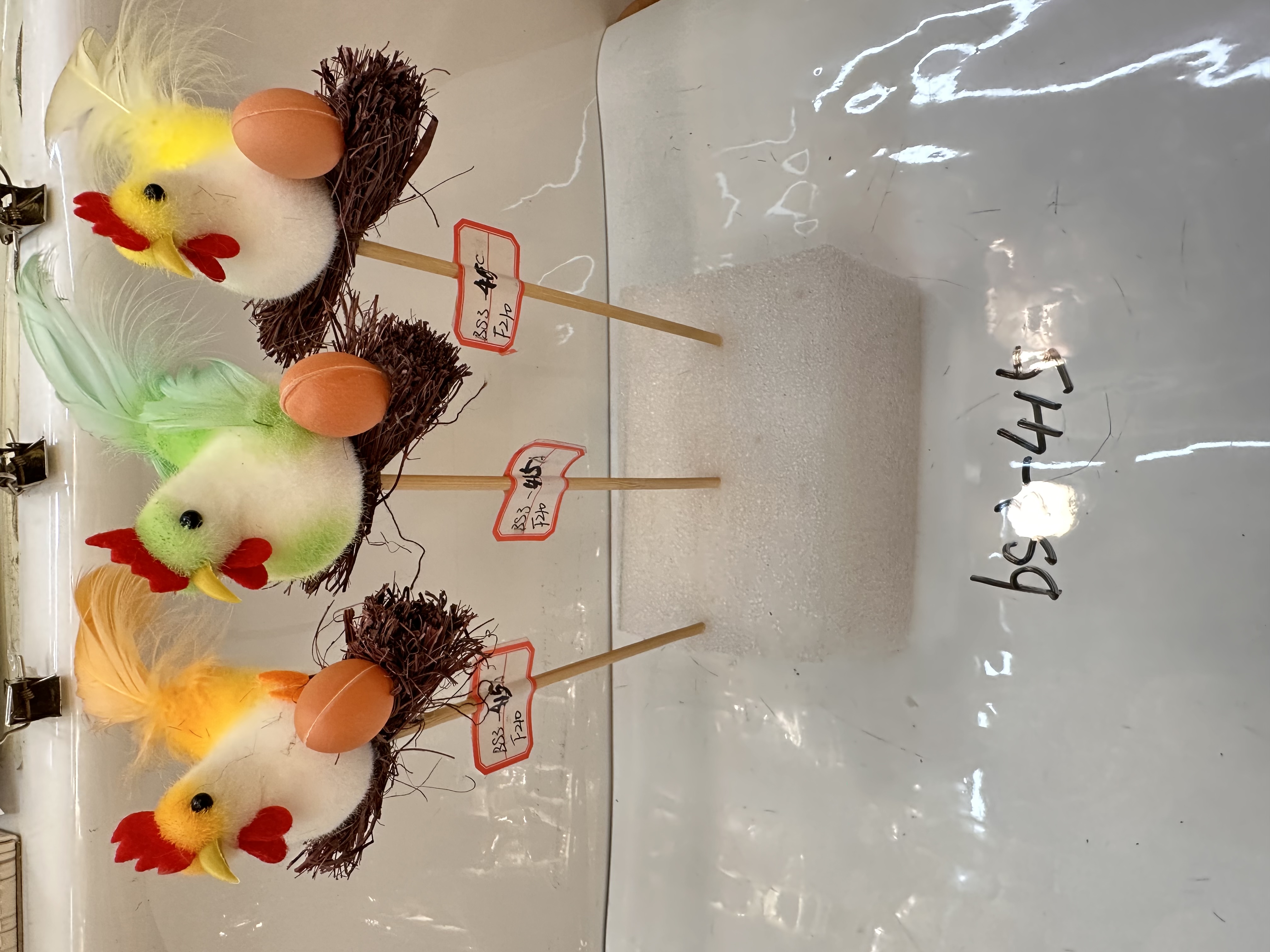 【 Easter 】 The source factory supplies Easter bunnies/Easter foam bunnies Application Scenario