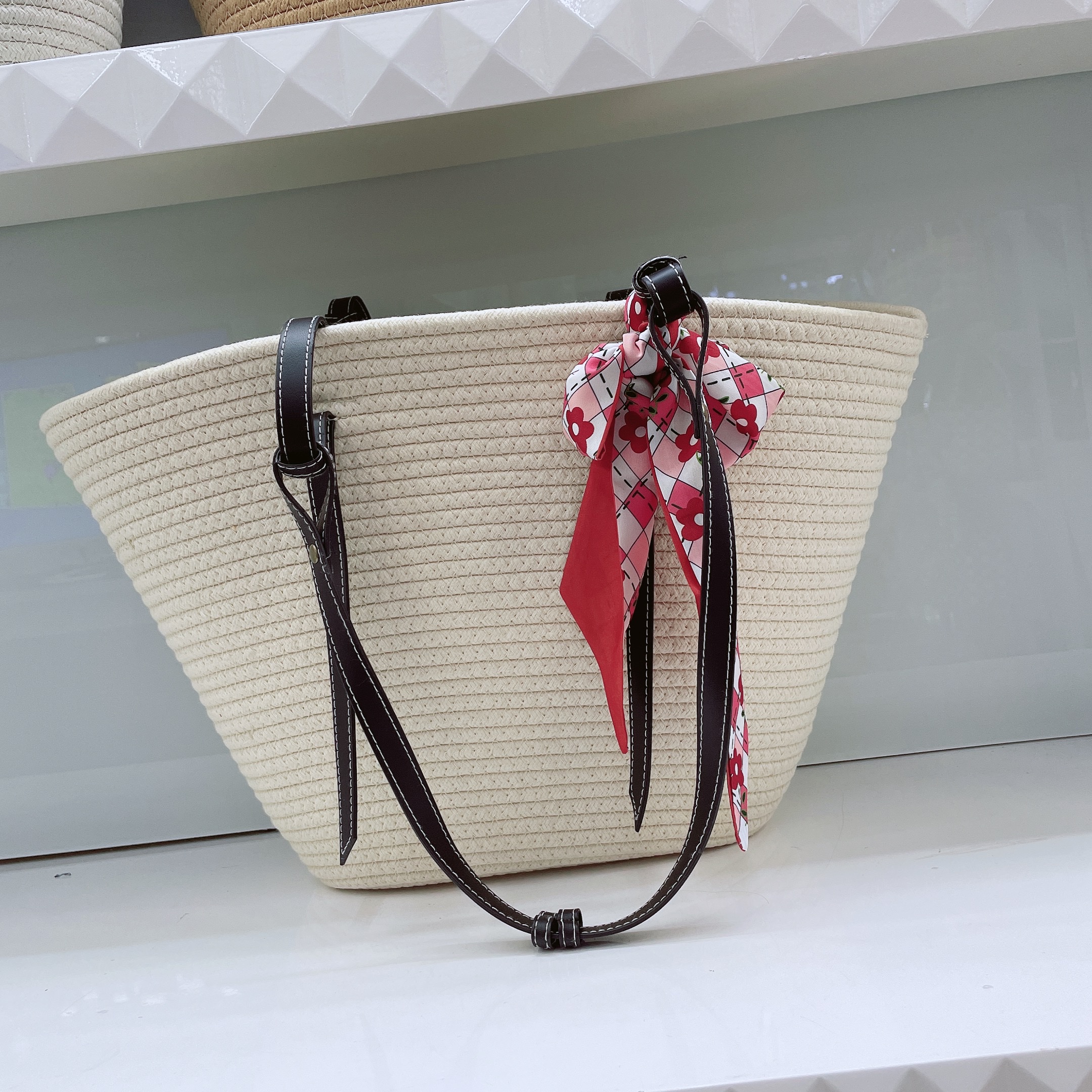 Woven women's bags, large-capacity beach bags, women's bags, new popular belt, cotton thread, versatile commuting tote bags, single-shoulder women's bags wholesale details Picture