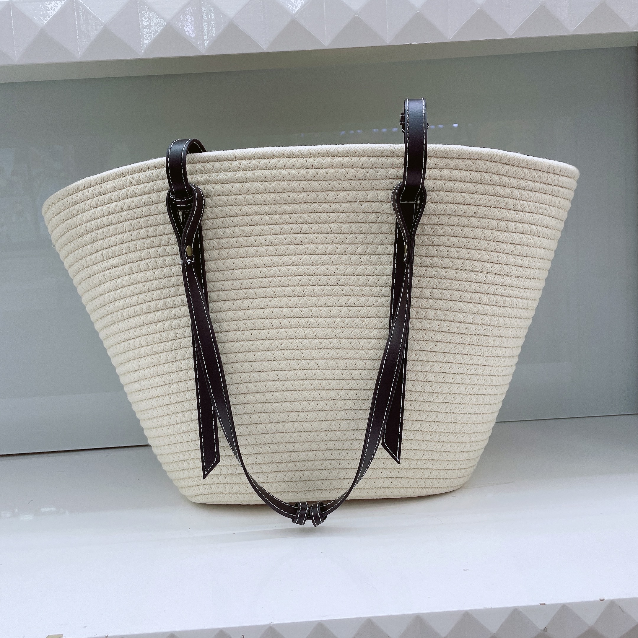 Woven women's bags, large-capacity beach bags, women's bags, new popular belt, cotton thread, versatile commuting tote bags, single-shoulder women's bags wholesale Item Picture