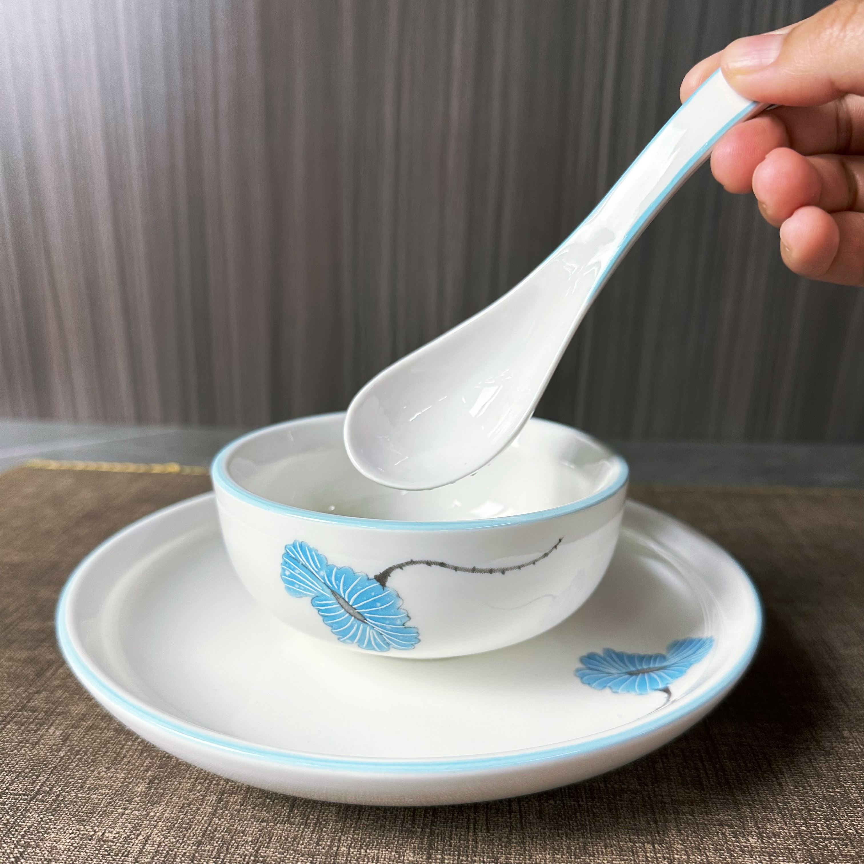 Blue Lotus series ceramic cups, bowls, plates and spoons set, new Chinese-style traditional Chinese style hotel tableware, restaurant commercial and household tableware details Picture