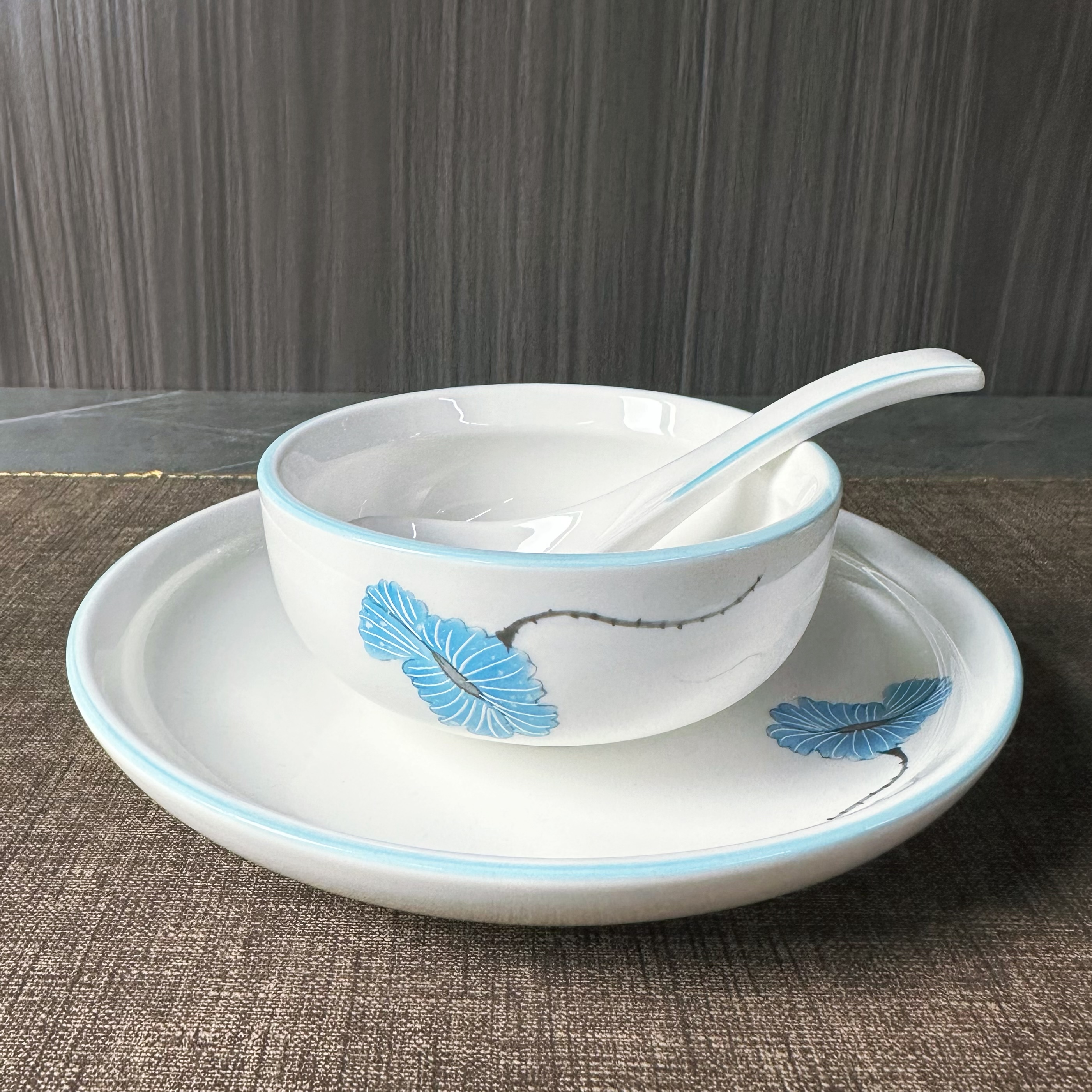 Blue Lotus series ceramic cups, bowls, plates and spoons set, new Chinese-style traditional Chinese style hotel tableware, restaurant commercial and household tableware Application Scenario
