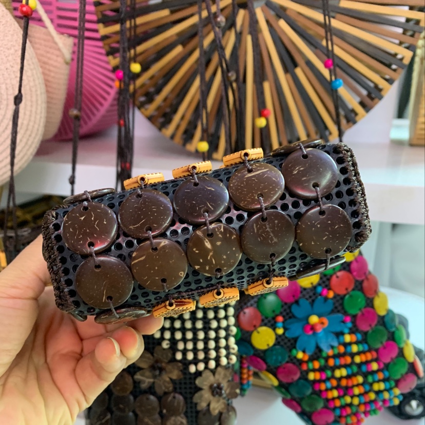 Versatile luggage, coconut shell bags, resin mobile phone crossbody women's bags are in stock and available for factory direct sales Application Scenario