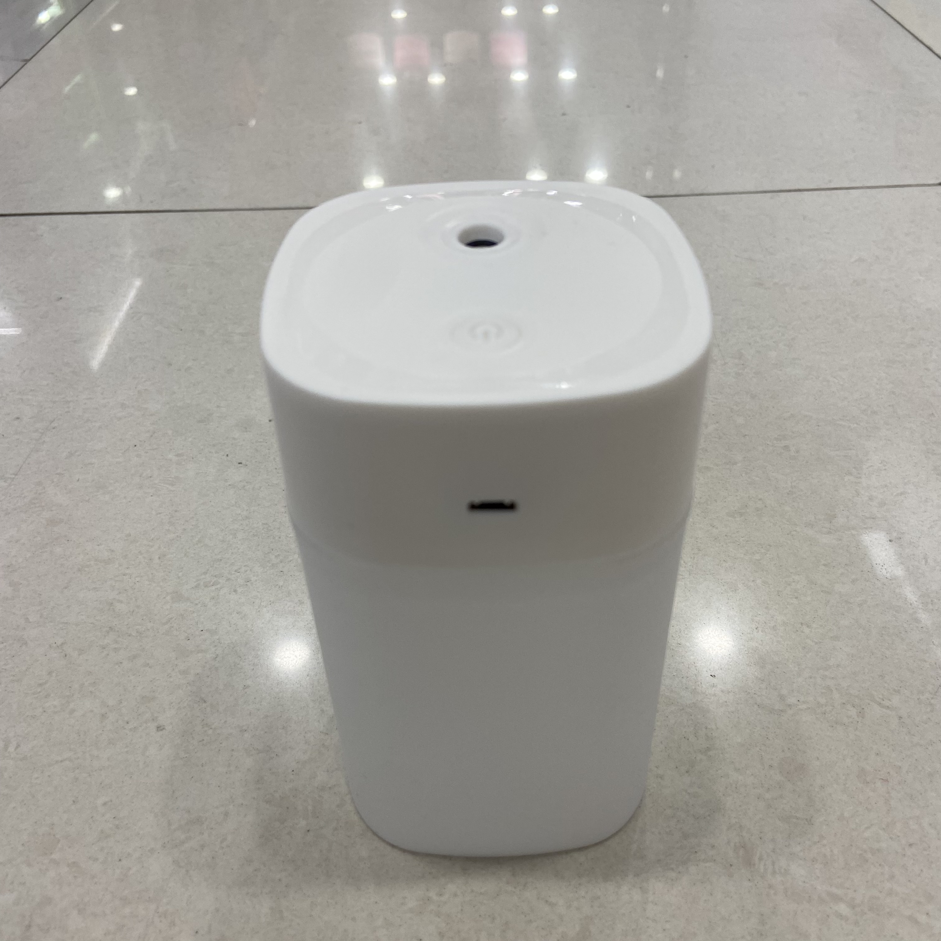 Single-spray humidifier, rechargeable mini car, small portable home, desktop portable details Picture
