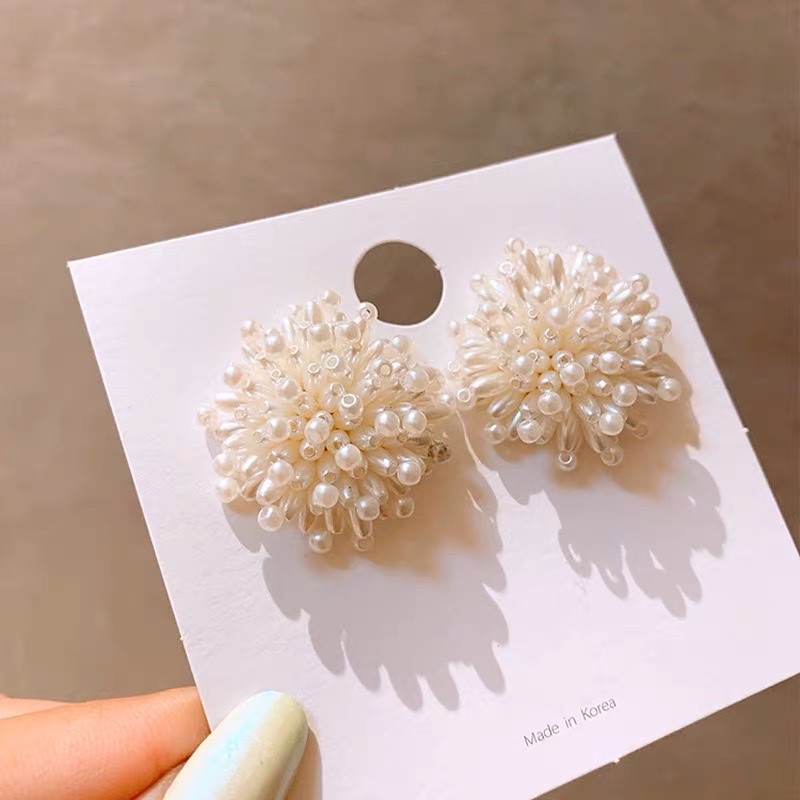 Fashionable Korean Popcorn Pearl Stud Earrings With Casual Earrings Application Scenario