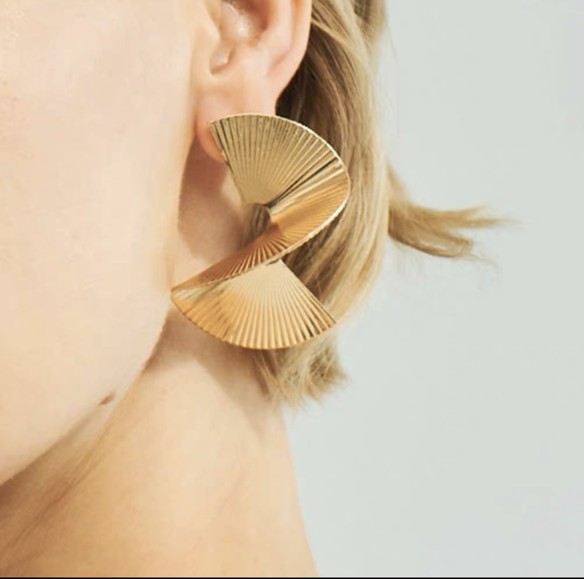 Korean Style Personality Exaggerated Design High Sense Of Irregular Geometry Metal Light Luxury Style Earrings Fate Season