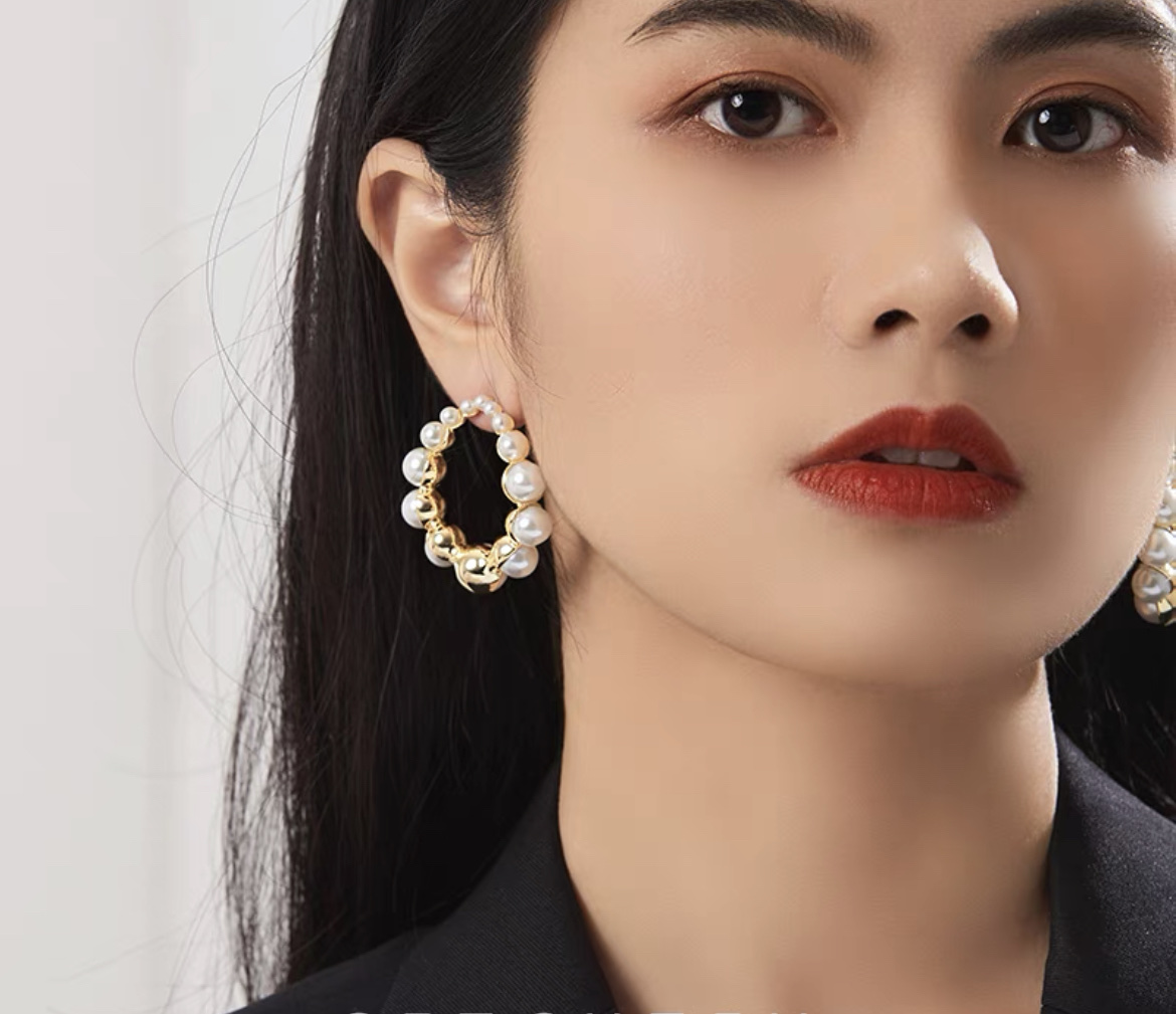 Korean Minority Design Light Luxury High Sense Pearl Temperament Princess Wind Earrings Fate Season details Picture
