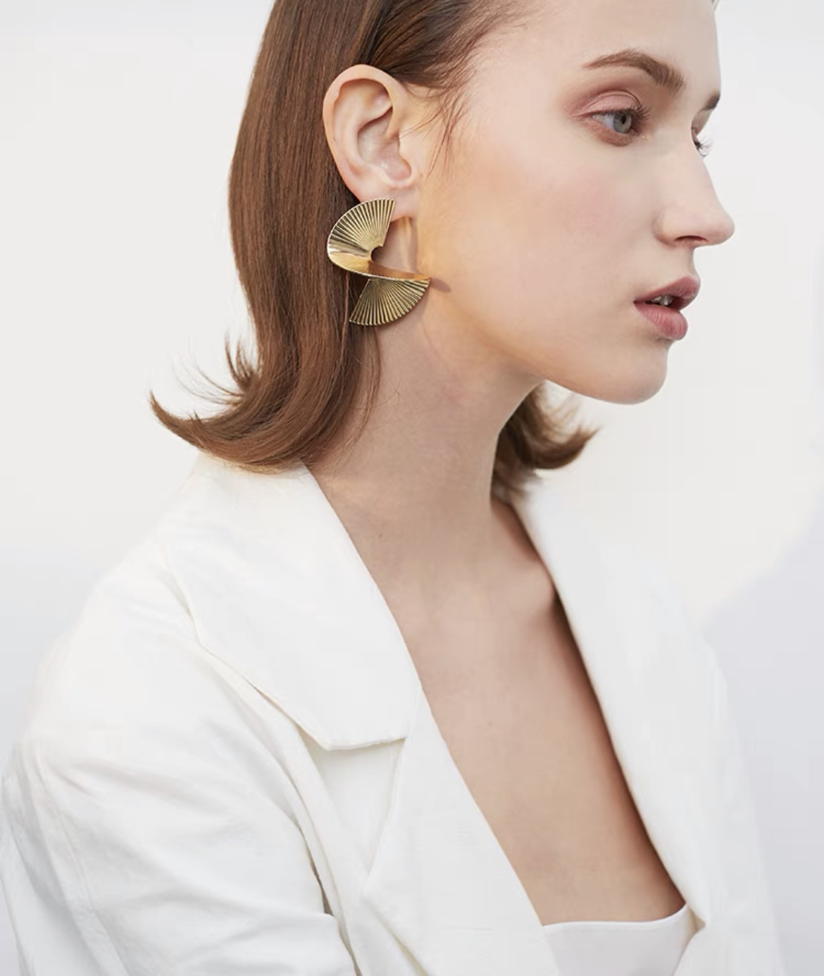 Korean Style Personality Exaggerated Design High Sense Of Irregular Geometry Metal Light Luxury Style Earrings Fate Season Specification drawing