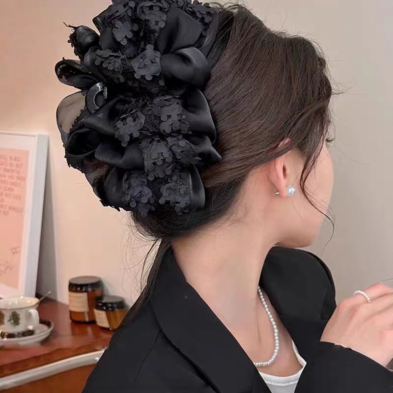 Summer lace-trimmed large multi-layer bow clip hair accessory, hair clip for women, high-end look, shark clip at the back of the head details Picture