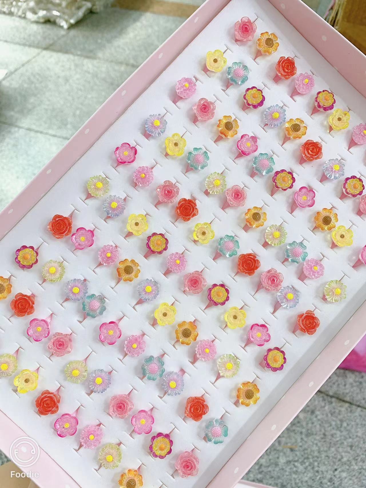 小花粉色戒指