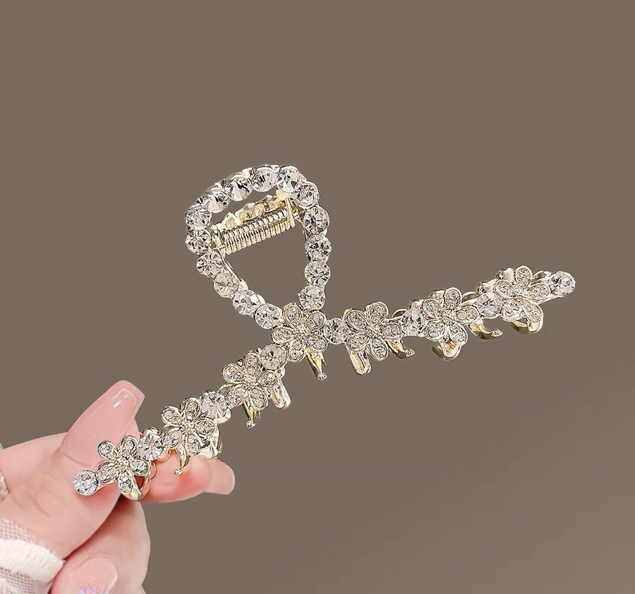 Water diamond flower clip, female metal hair clip, large hair clip at the back of the head, fashionable shark clip hair clip, versatile headwear details Picture