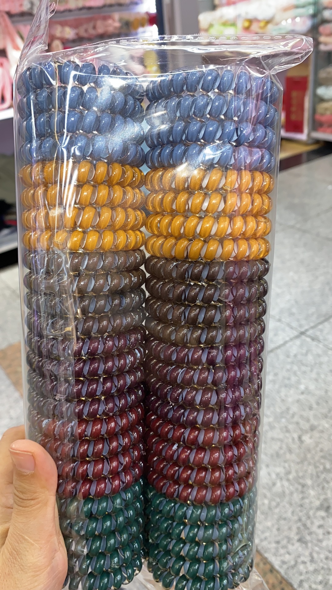 2023 autumn/winter silk screen printing dark, hot color