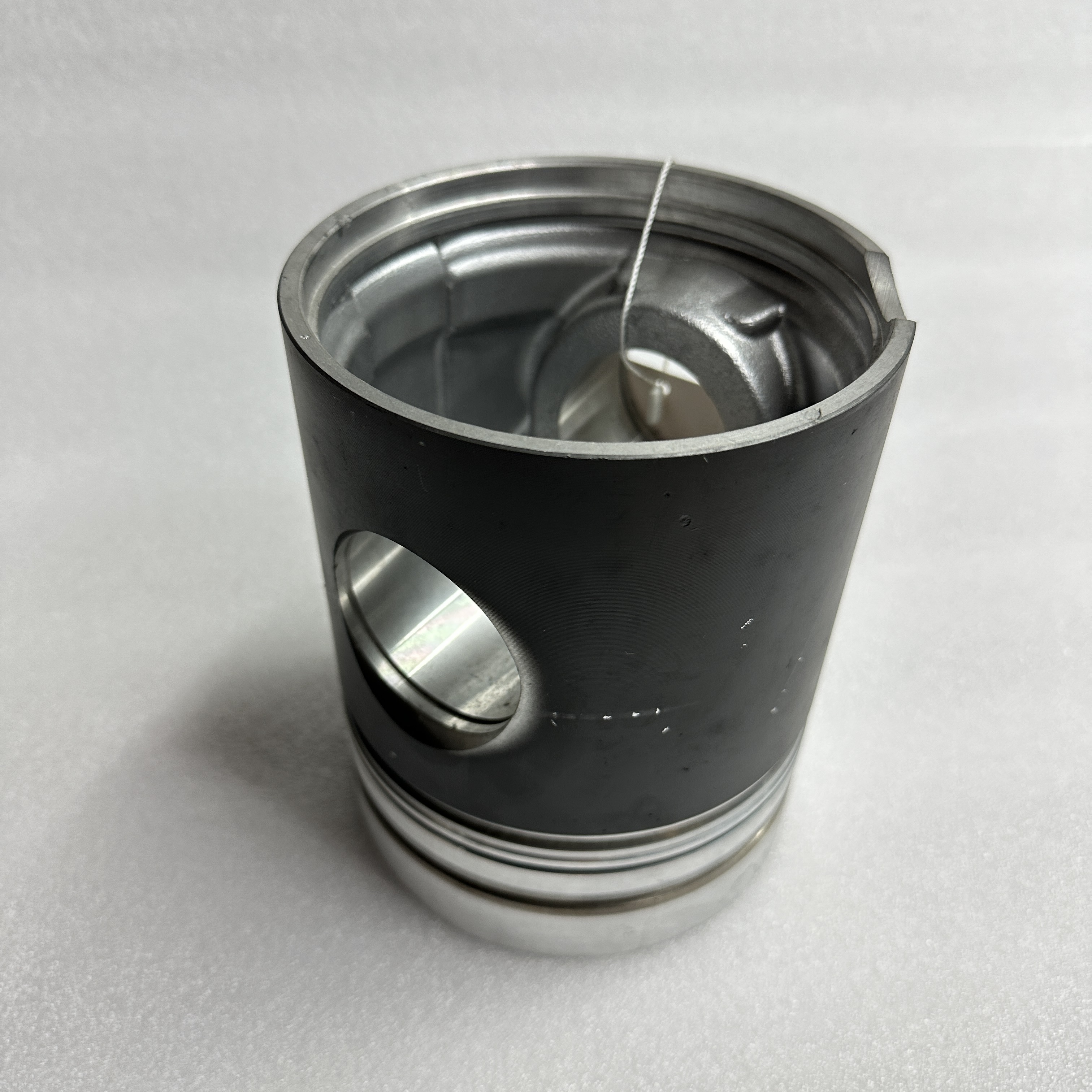Automotive accessories for Scania D11 pistons