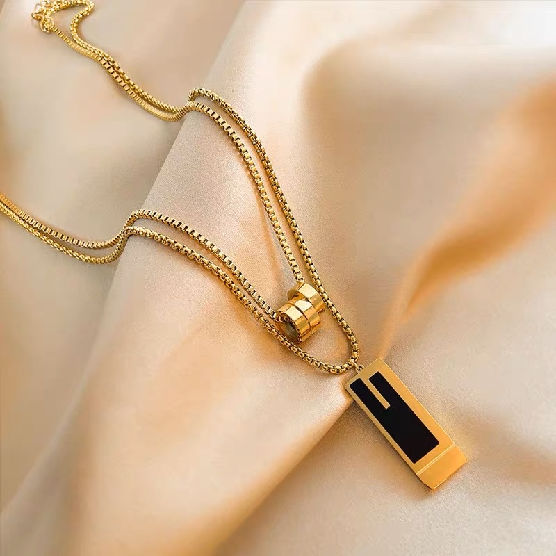 Sweater necklace female autumn and winter light luxury niche European and American big-name high-grade jewelry long titanium steel thumbnail