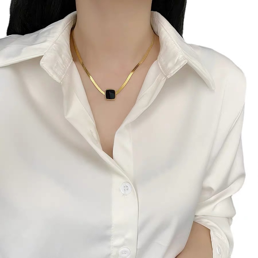 Titanium steel do not fade necklace female black square pendant collarbone chain cold wind network red simple all neck adornment tide Application Scenario