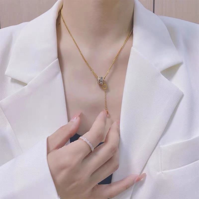 Full diamond small waist titanium steel necklace female summer clavicle chain does not fade light luxury niche ins full figure