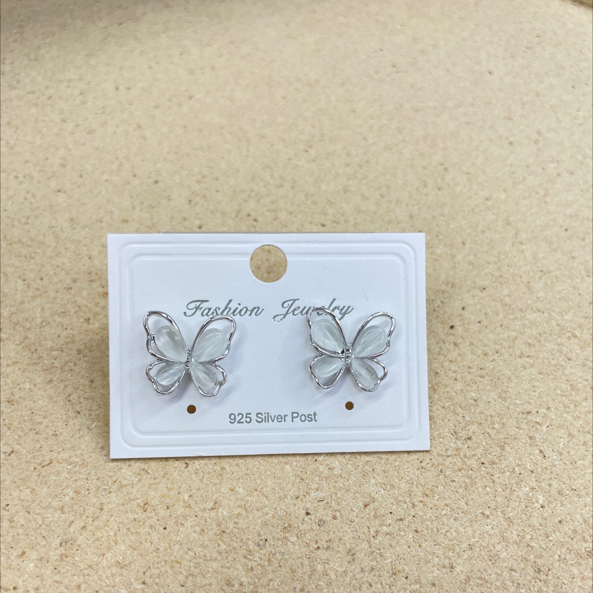 新款蝴蝶耳钉不易过敏高级塑料耳针网红爆款简约气质耳饰耳环批发