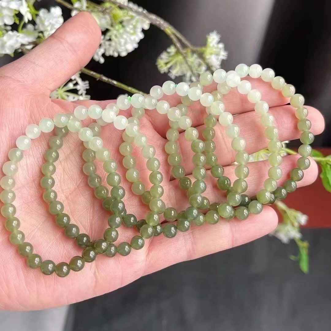 A Hetian jade bracelet with gradient color for women Application Scenario