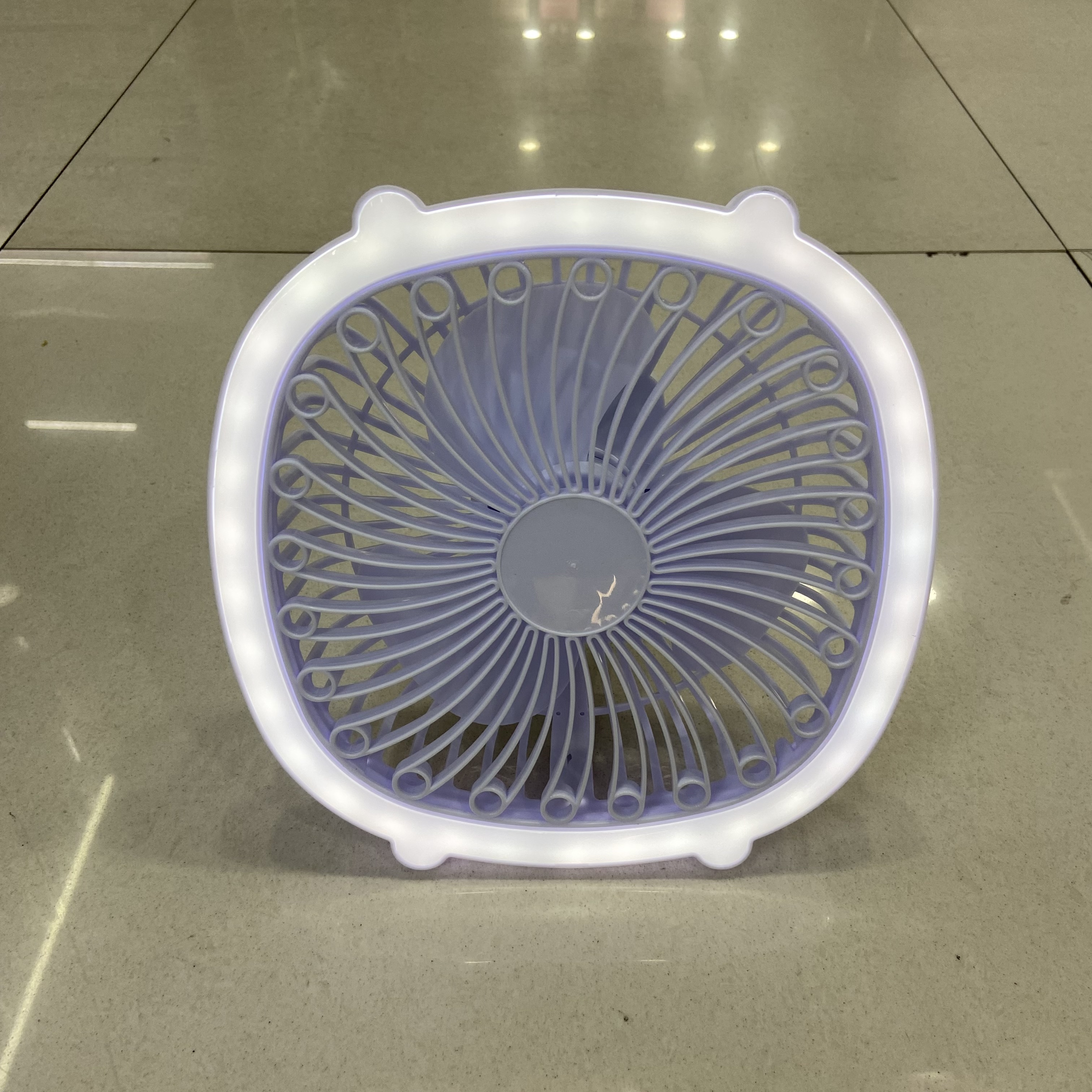 USB pequeño ventilador mini ventilador de mano con luz al aire libre camping hogar escritorio escritorio ventilador recargable details Picture