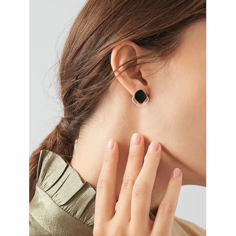 New Products In The Market! Feather Butterfly Emerald Earrings, High Fashion, Temperament Set With Diamonds, Don't Buy You Will Regret, Flash Sale! Application Scenario