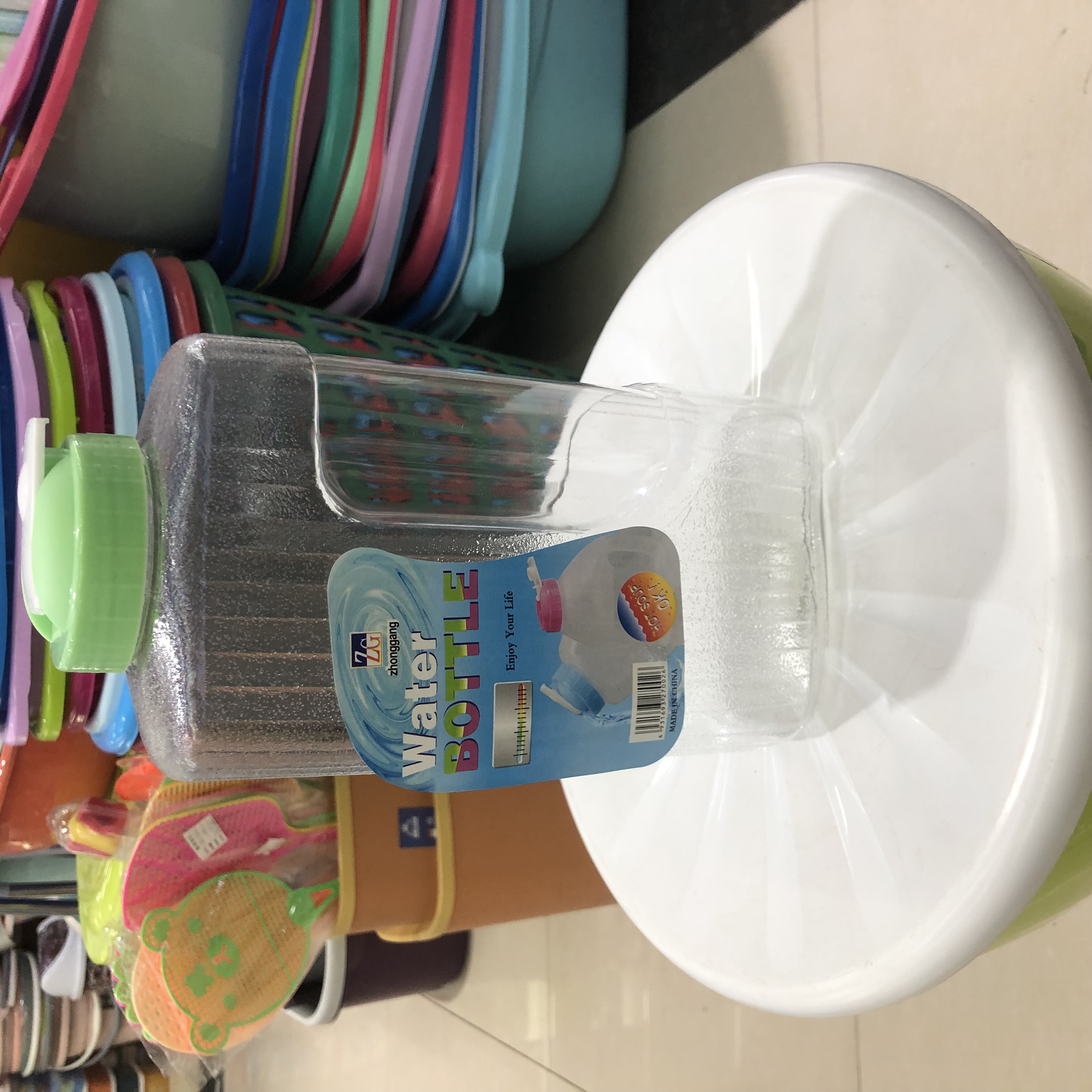 Large capacity water cup girls girls sports kettle fitness bucket men ton bucket net red pot belly cup summer ton bucket new products