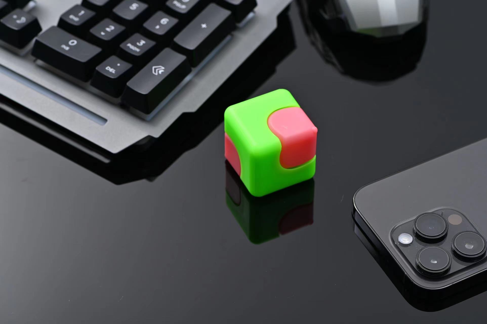 Rubik's Cube fidget spinner educational toy Mini finger spinner cube gyroscopic stress relief toy