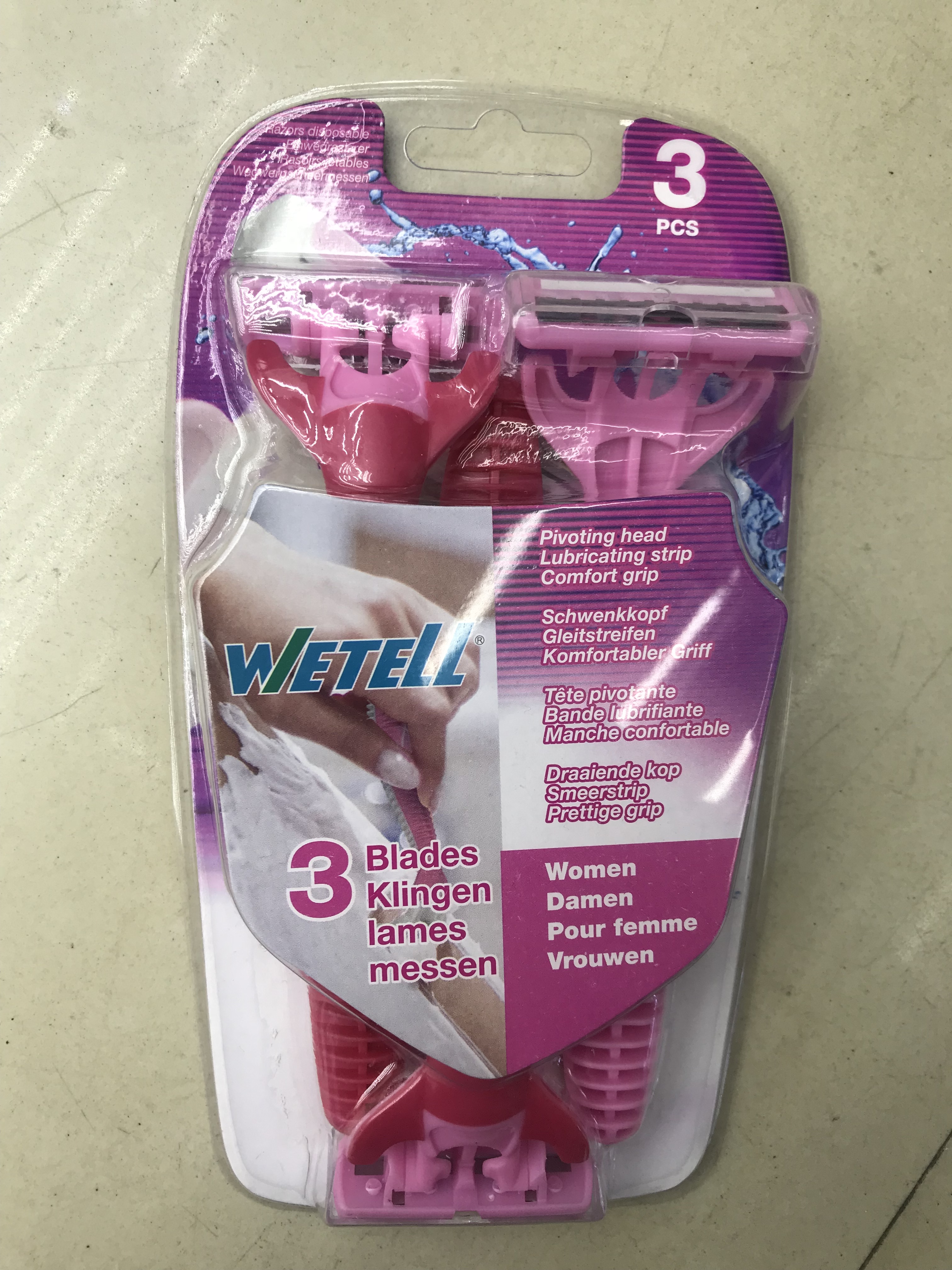 3 pieces of shaver powder thumbnail