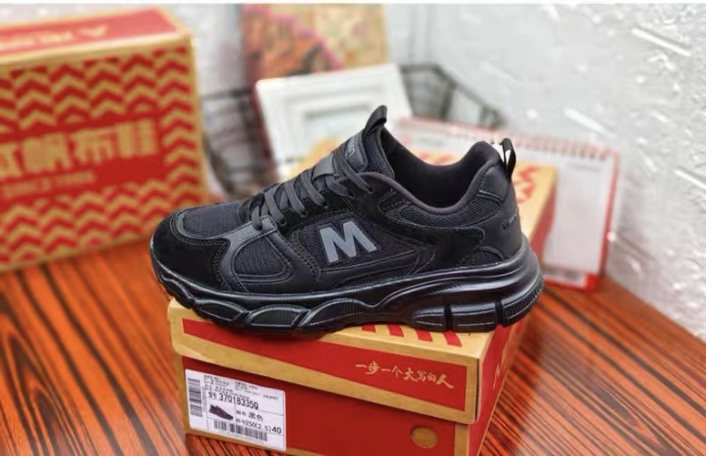 Renben men's winter cotton sports shoes, lightweight running shoes, breathable casual shoes, 2023 new style trendy shoes Application Scenario