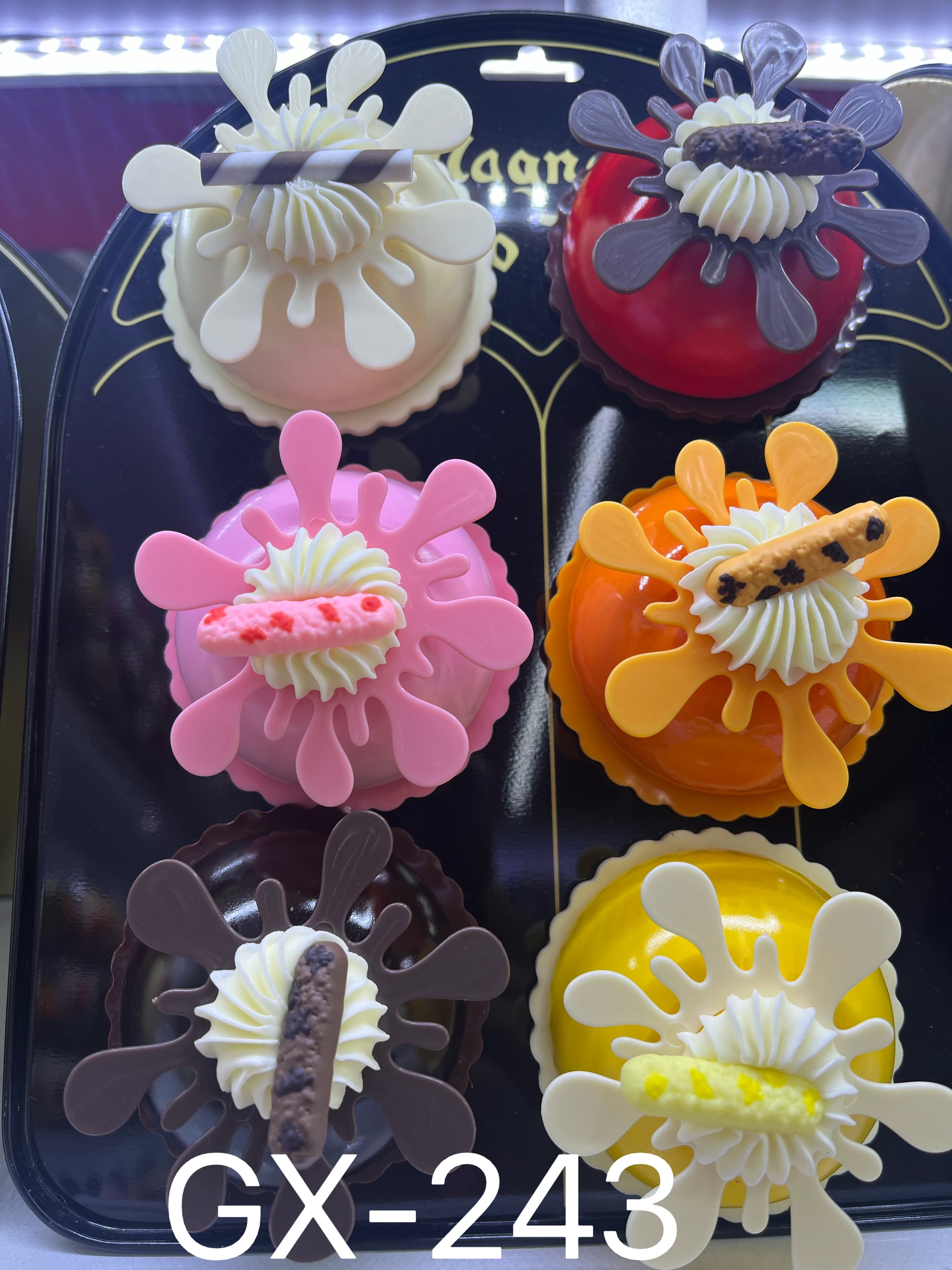 New bread, cake, PU bread, refrigerator stickers, home creative products, refrigerator stickers in mixed colors Application Scenario