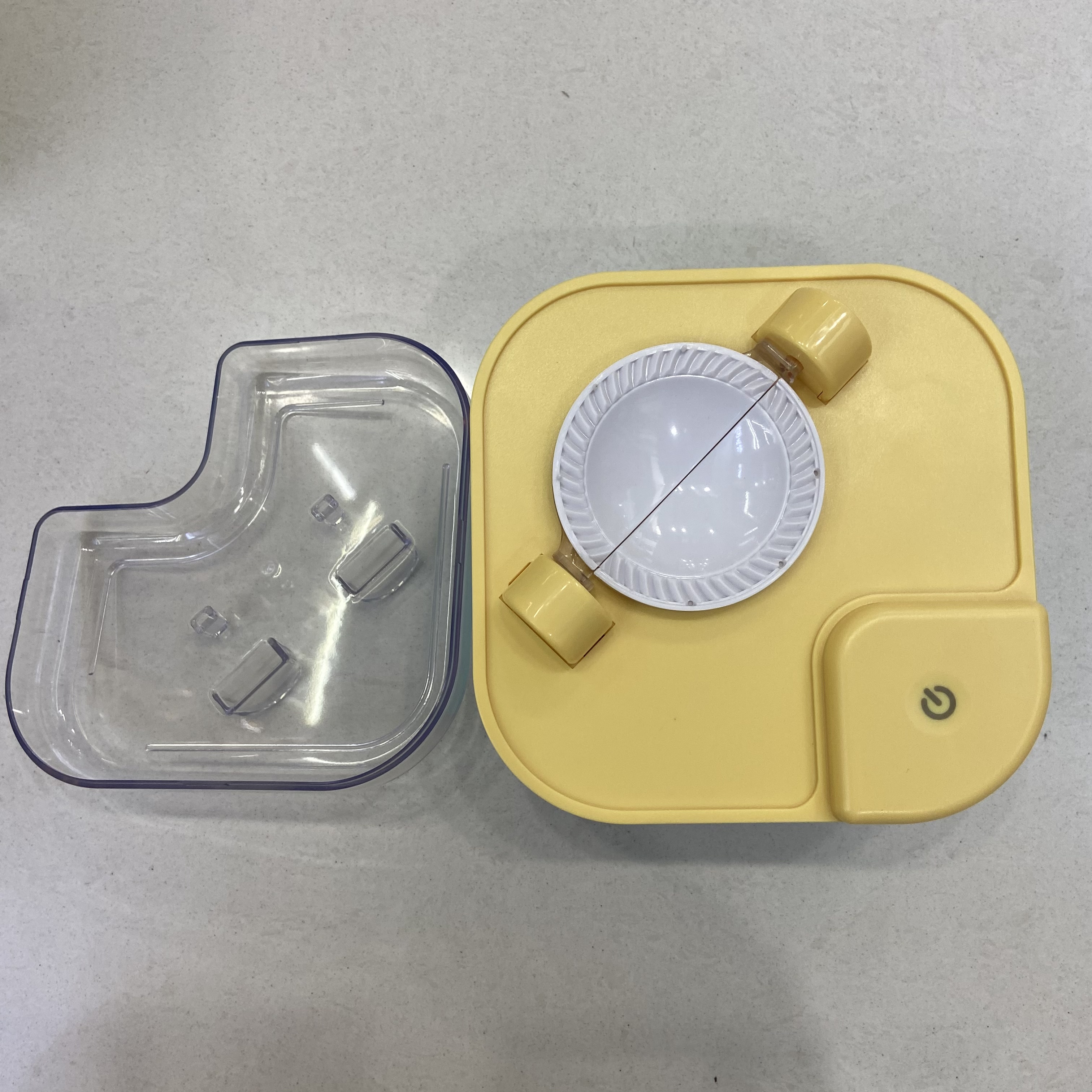 A fully automatic dumpling machine for lazy people to make dumplings at home Application Scenario