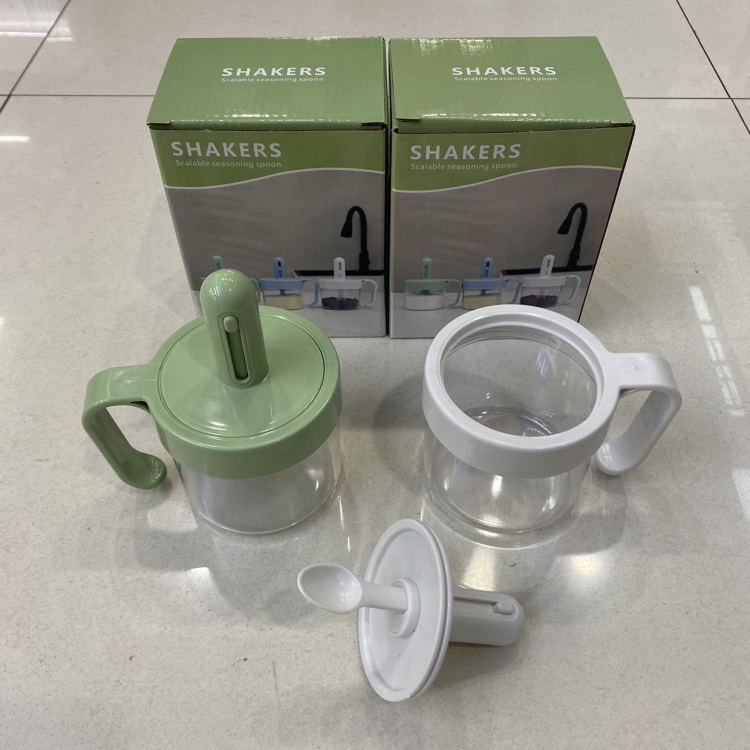 Seasoning bottle, retractable seasoning, kitchen seasoning jar, sealed monosodium glutamate seasoning jar set